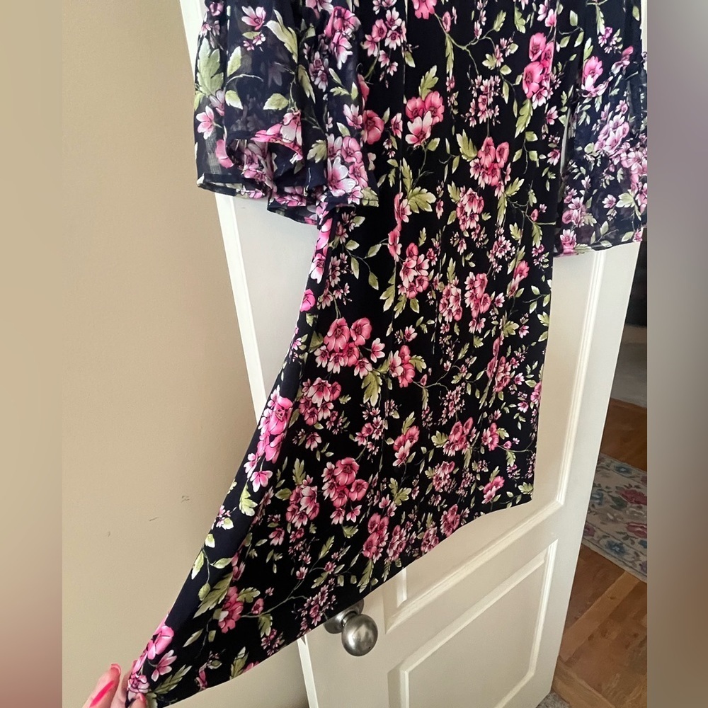 Chelsea Taylor Floral Bell Sleeve Mid Length Dress Women’s Size 8 - Picture 9 of 16